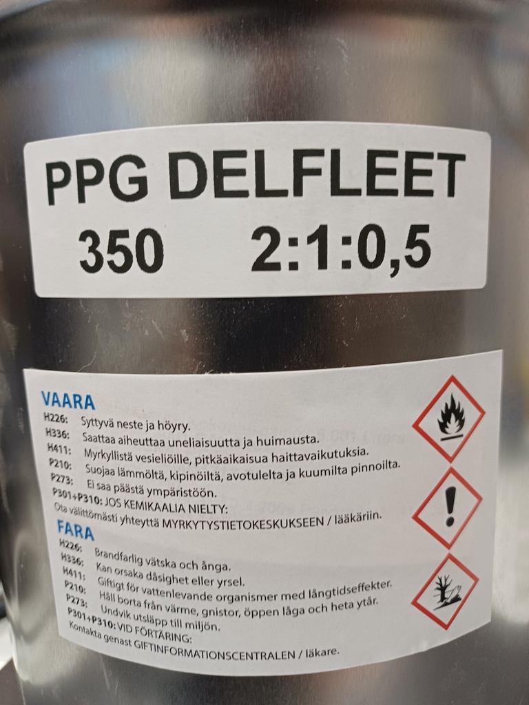 Akryylimaali 2K Täyskiiltävä PPG Delfleet 350 Uniikkisävy Kirkas Punainen 2,5L